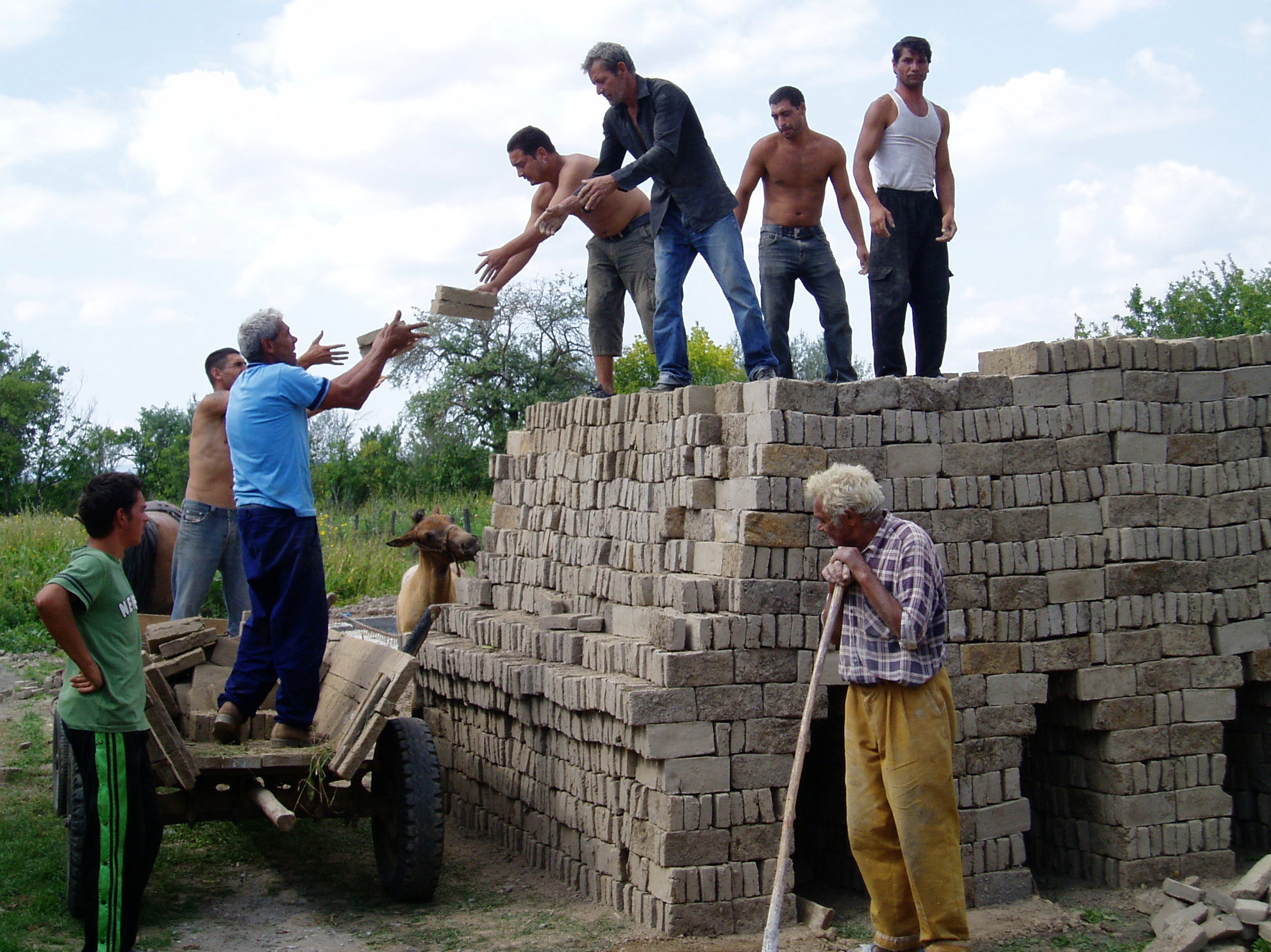 Roma brickmakers (courtesy Chuck Todaro, all rights reserved)
